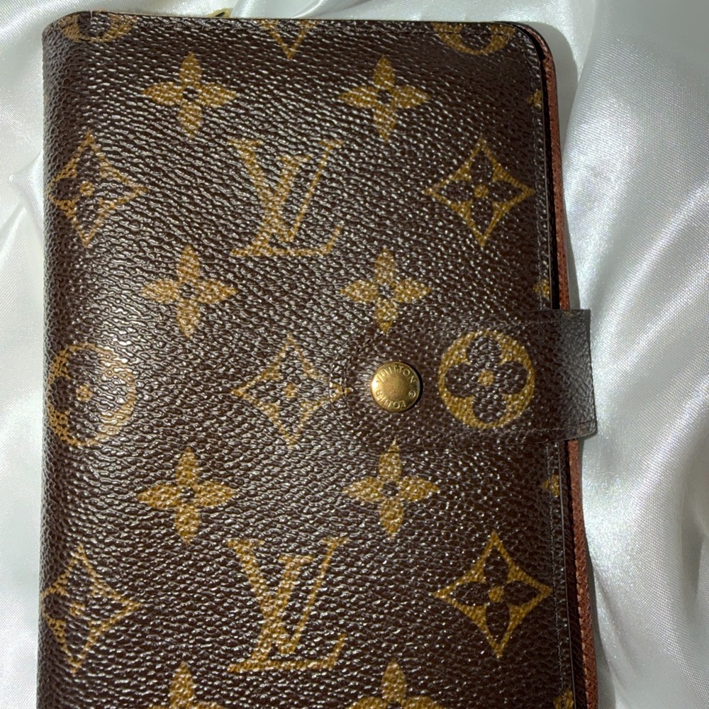 Authentic Louis Vuitton Monogram agenda Wallet